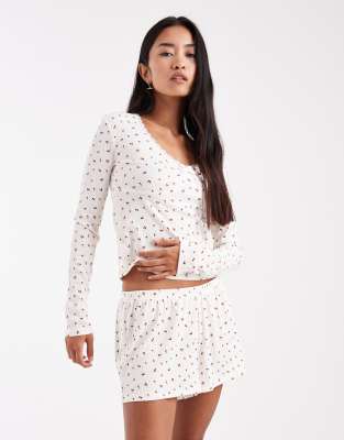 Urban Threads - Gerippte Pyjamashorts in Beige mit Kirschprint-Neutral