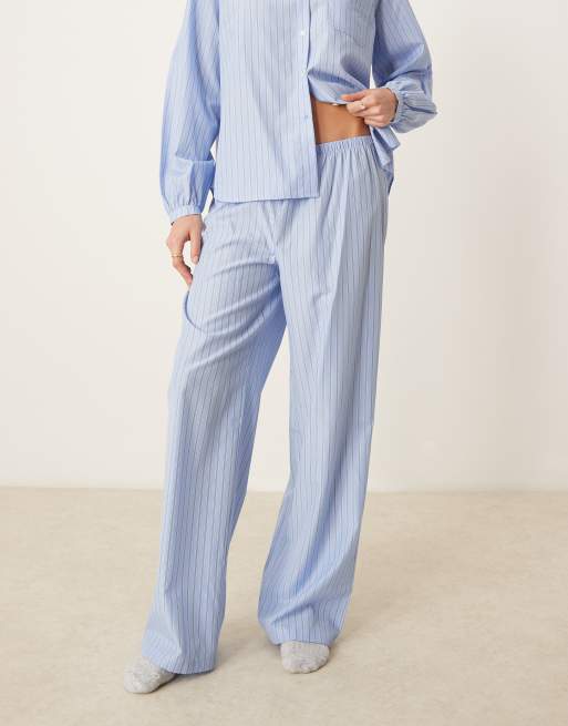 Urban Threads – Gestreifter Oversize-Pyjama in Blau aus langärmligem Hemd mit Reverskragen und Hose, 2 von 4