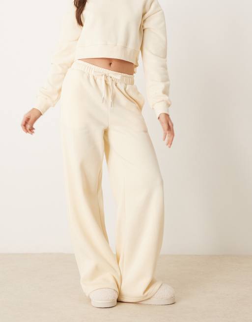 Urban Threads – Gräddvita, sportiga joggingbyxor i mysdesign med vida ben, 3 av 5