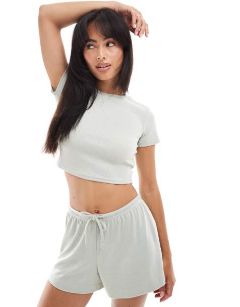 Urban Threads – Grön, pointellestickad pyjamas med kortärmad topp och shorts - view 1