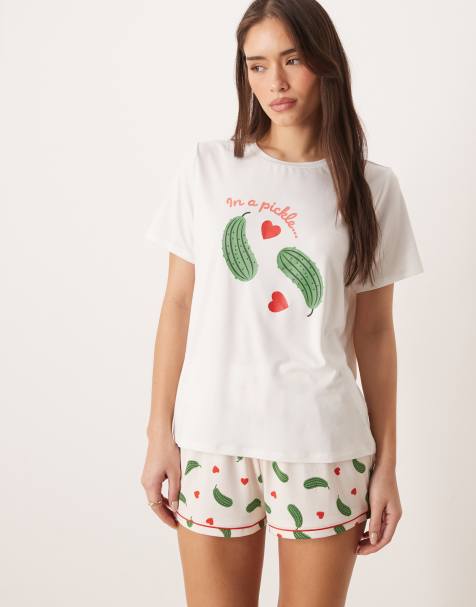 Urban Threads jersey t-shirt and shorts pyjama set in pickle heart print - view 1