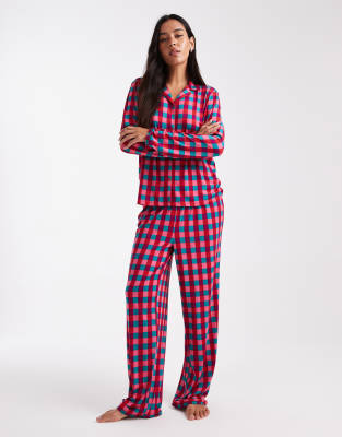 Urban Threads – Jul – Röd, rutig pyjamas med byxor och långärmad ...