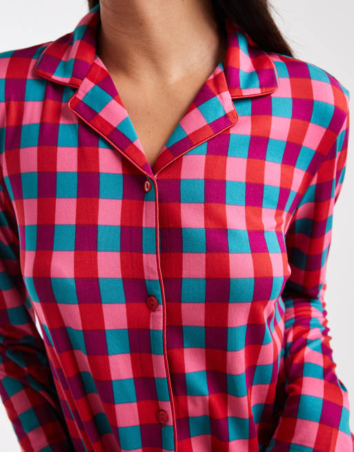 Urban Threads – Jul – Röd, rutig pyjamas med byxor och långärmad skjorta med platt krage, 2 av 4