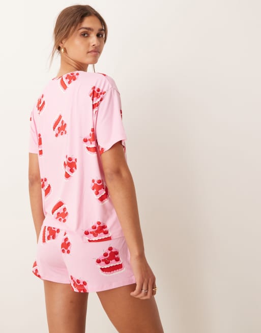 Urban Threads – Kak- och hjärtmönstrad, kort pyjamas i oversize med shorts och t-shirt , 4 av 4
