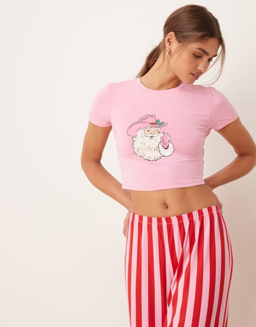Urban Threads - Kerstmis - Pyjamaset van T-shirt met korte mouwen en cowboy-kerstmanprint en broek in roze met rode strepen