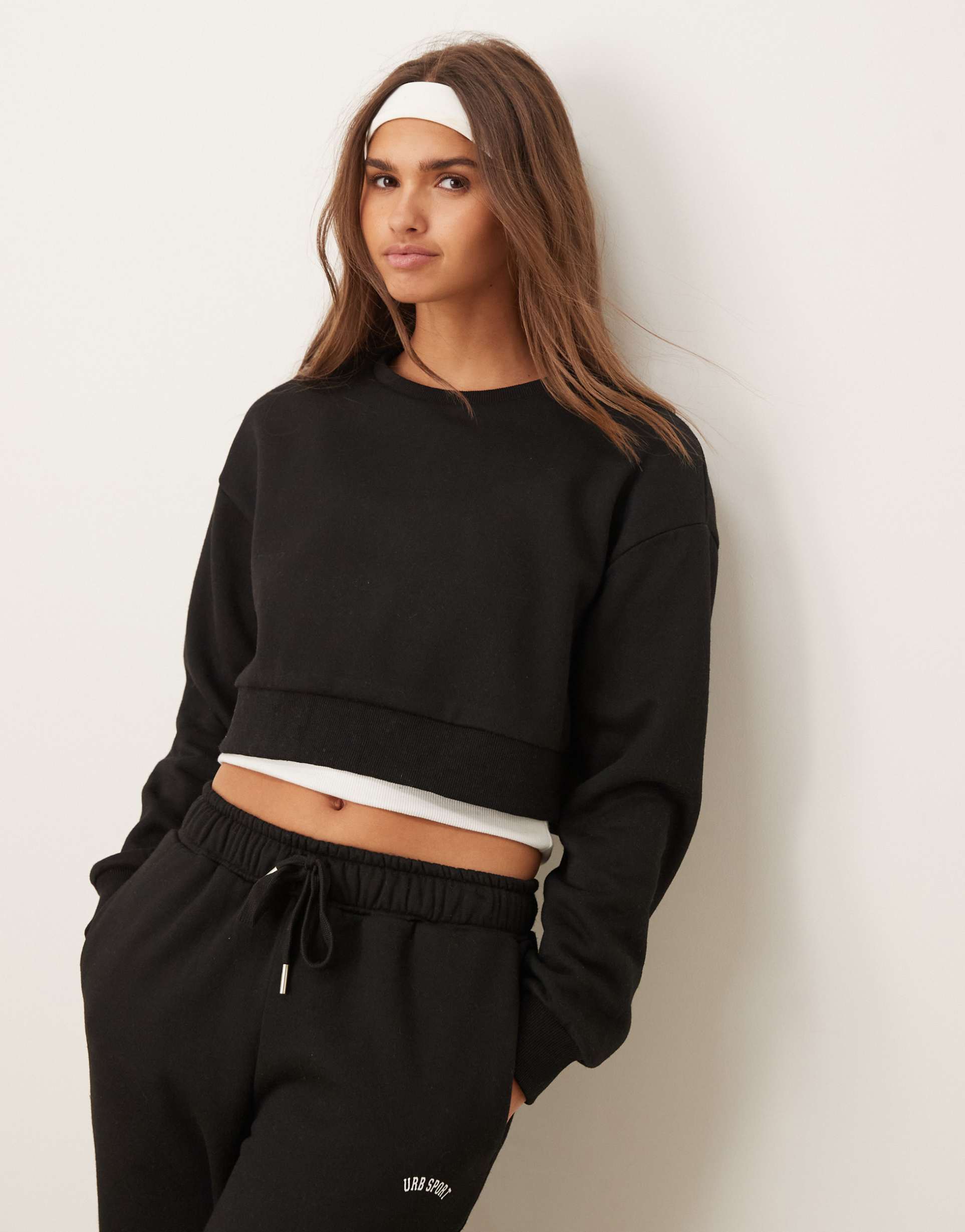 urban threads lounge cropped sweatshirt in black