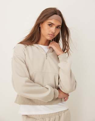 Urban Threads - Lounge-Sweatshirt in Beige mit kurzem Reißverschluss-Neutral