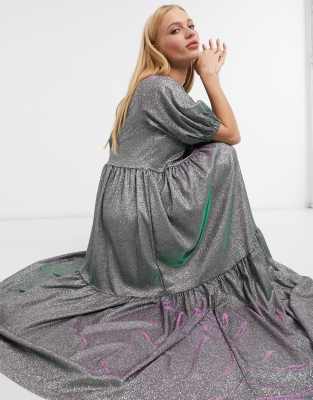 URBAN THREADS MAXI SMOCK DRESS IN SILVER-BLACK