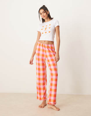 Urban Threads - Mix & Match - Set pigiama a quadretti con stampa di peperoncini - view 1
