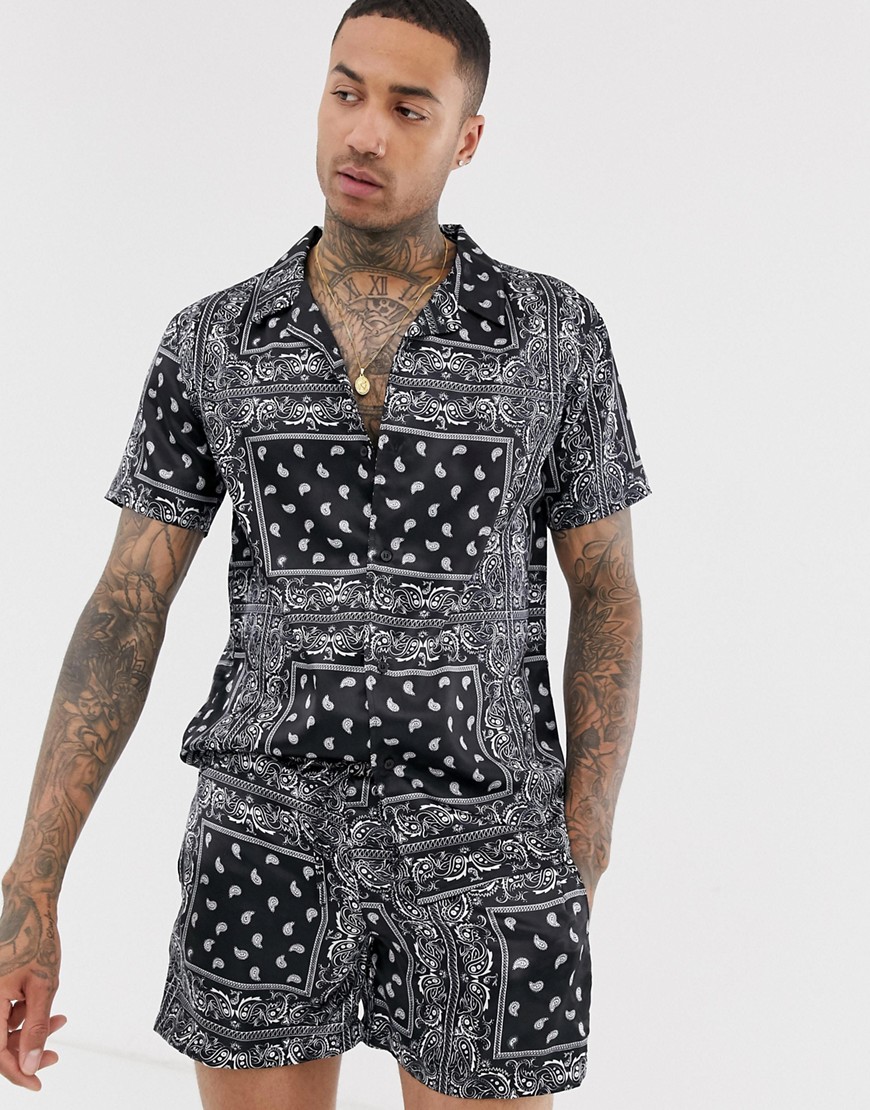 Urban Threads – Paisleymönstrad skjorta i satin med platt krage-Svart