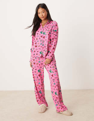 Urban Threads Urban Threads Petite Christmas poly long sleeve revere top and trouser pyjama set in festive print-Multi