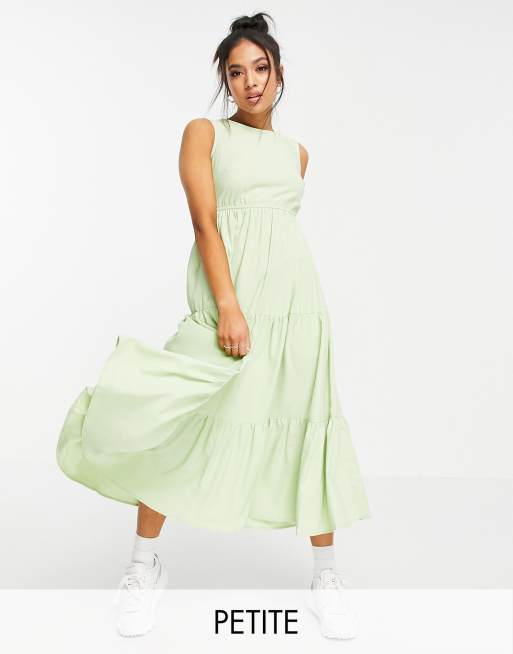 Urban Threads Petite – Gestuftes Midikleid in Mintgrün