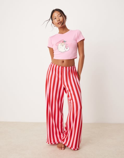 Urban Threads - Petite - Kerstmis - Pyjamaset met T-shirt met korte mouwen en kerstmanprint en gestreepte broek in roze en rood - view 1