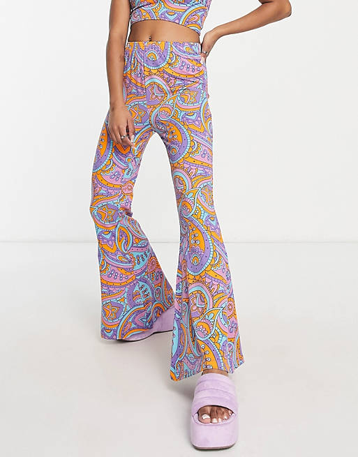 Asos Donna Abbigliamento Pantaloni e jeans Pantaloni Pantaloni a zampa Pantaloni a zampa con stampa astratta stile anni 70 in coordinato 