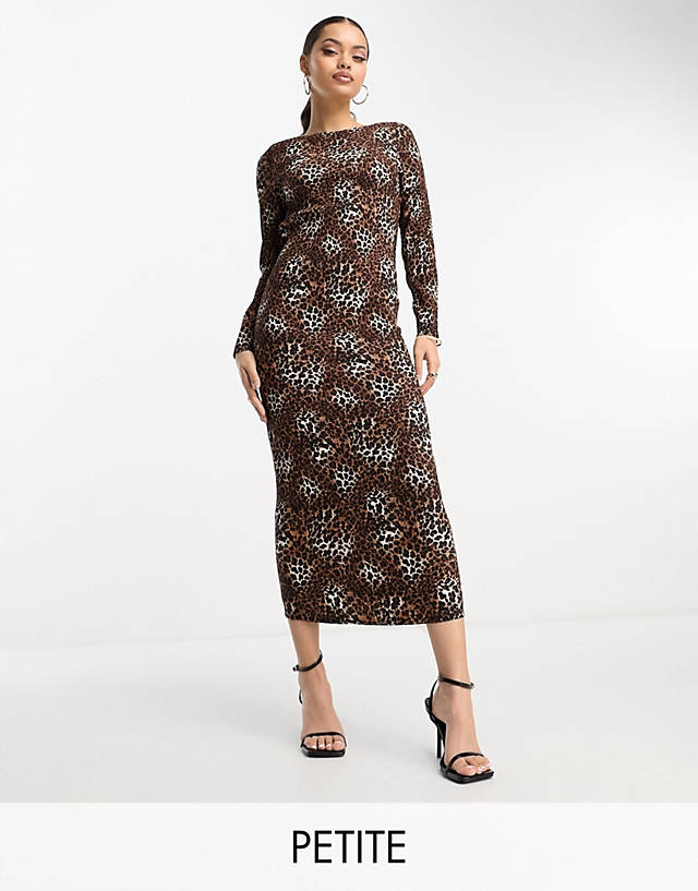 Urban Threads Petite - plisse midi smock dress in leopard