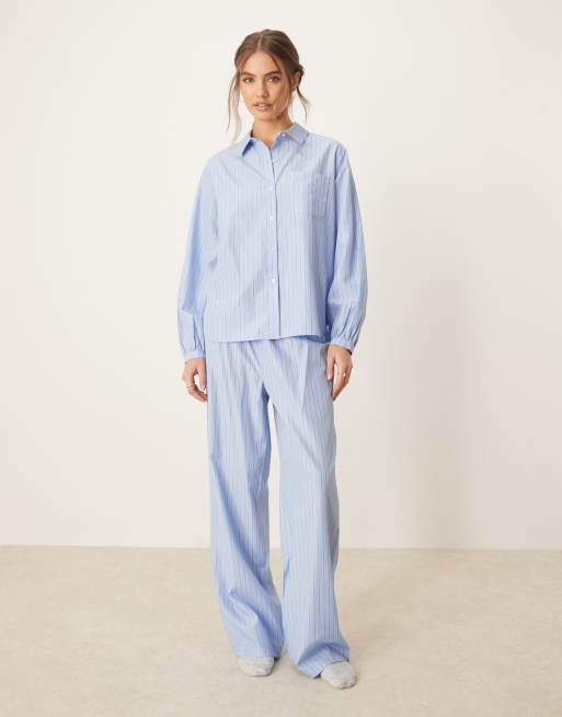 Urban Threads – Piżama oversize w niebieskie paski: koszula z długimi rękawami i kołnierzykiem kubańskim oraz spodnie