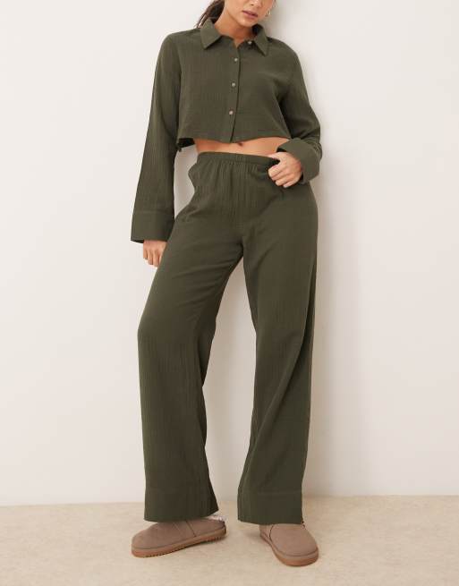 Urban Threads – Piżama w kolorze khaki o waflowej strukturze: krótki zapinany na guziki top z długimi rękawami i spodnie