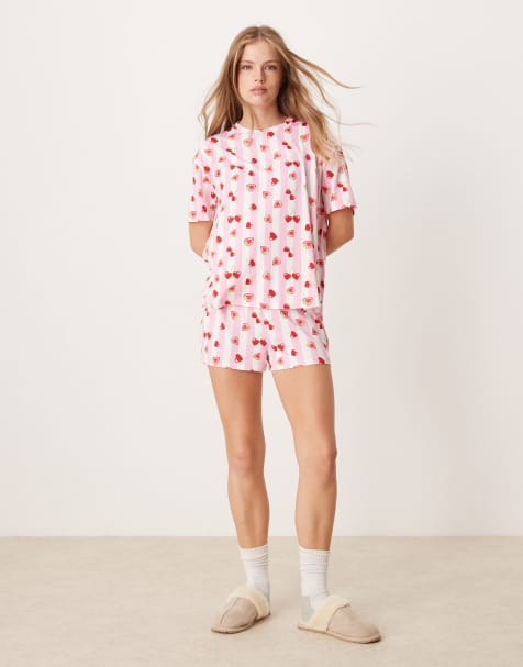 Urban Threads – Piżama we wzór w paski i owoce w kształcie serca z T-shirtem z krótkim rękawem i szortami - view 1