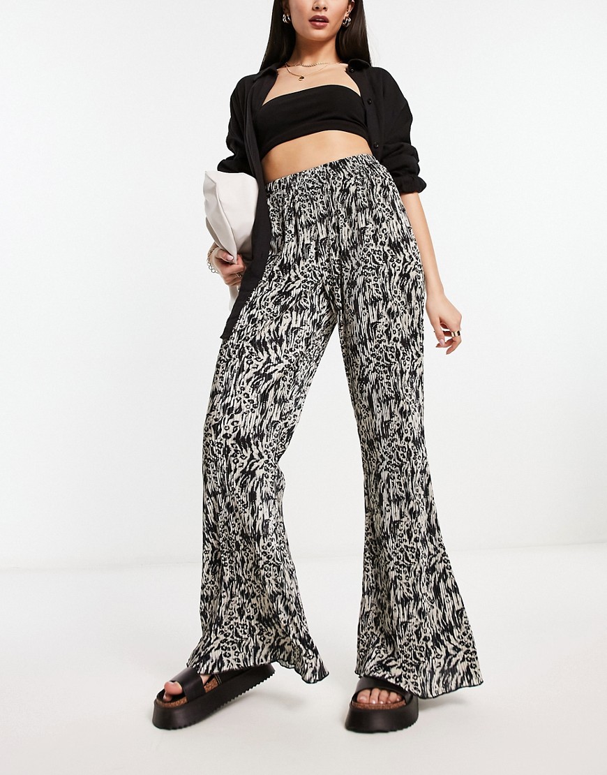 Urban Threads plisse trousers in abstract animal print-Multi
