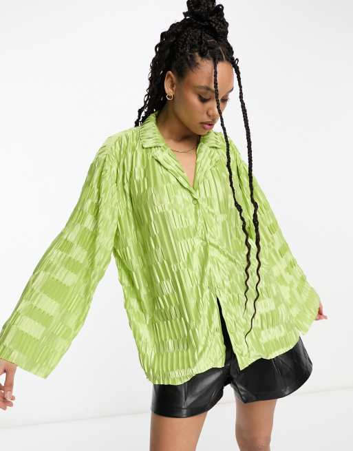 Urban Threads – Plissiertes Oversize-Hemd aus Satin in Limettengrün, Kombiteil