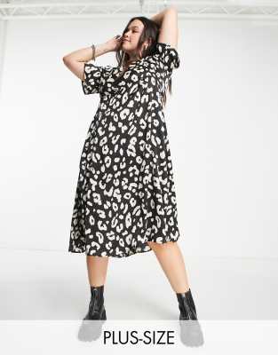 Urban Threads Plus - Gesmoktes Maxi-Skater-Kleid in Schwarz mit Animalprint