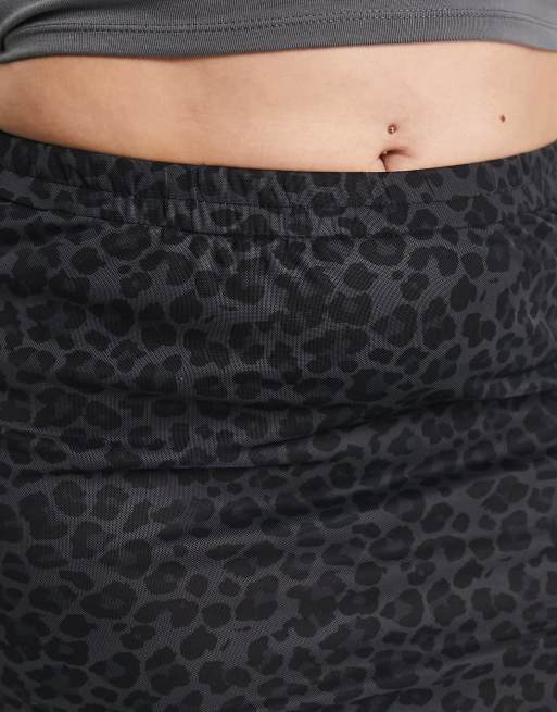 Leopard print pull on midi outlet skirt