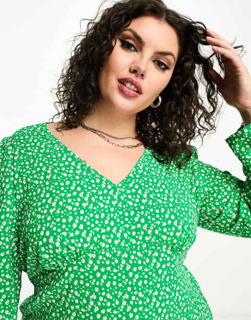 Urban Threads Plus midi tea dress in green ditsy floral | ASOS