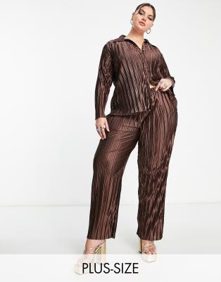 Urban Threads Plus plisse straight leg pants in chocolate brown