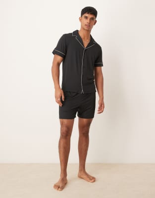 Urban Threads Urban Threads poly short sleeve t shirt and shorts set in black