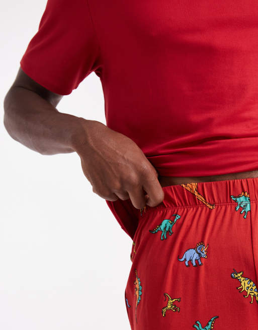 Urban Threads – Pyjama in Rot mit Dinosaurier-Muster, bestehend aus T-Shirt und Hose, 4 von 4