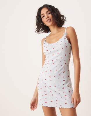 Urban Threads - Robe nuisette en maille pointelle avec bretelles fines et motif fraises-Multicolore
