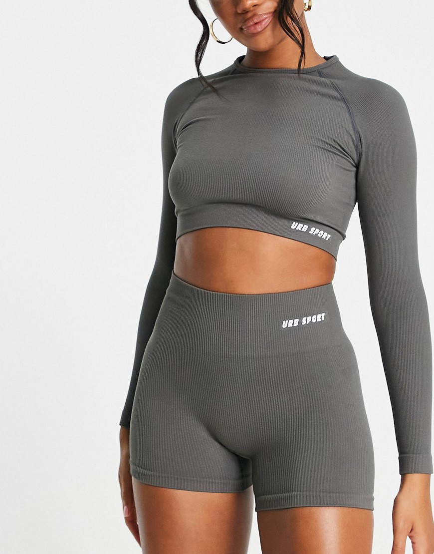 Urban Threads seamless gym booty shorts in charcoal-Gray