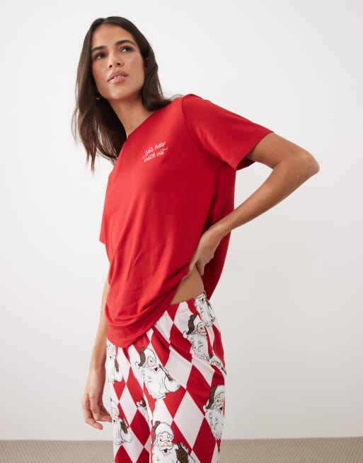 Urban Threads set pigiama con t-shirt girocollo e pantaloni, natalizio, rosso e rosa con stampa Babbo Natale, 4 di 4