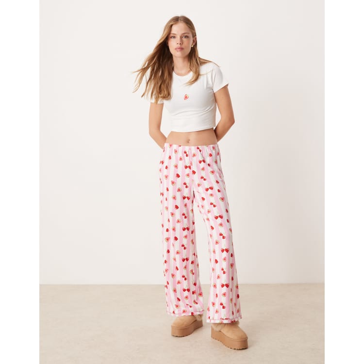 the red thread S heart fit tops