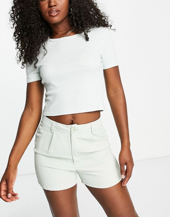 https://images.asos-media.com/products/urban-threads-tailored-high-waisted-shorts-in-sage-green/201802474-4?$n_550w$&wid=550&fit=constrain