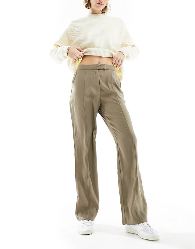 Urban Threads - tailored trousers in greige