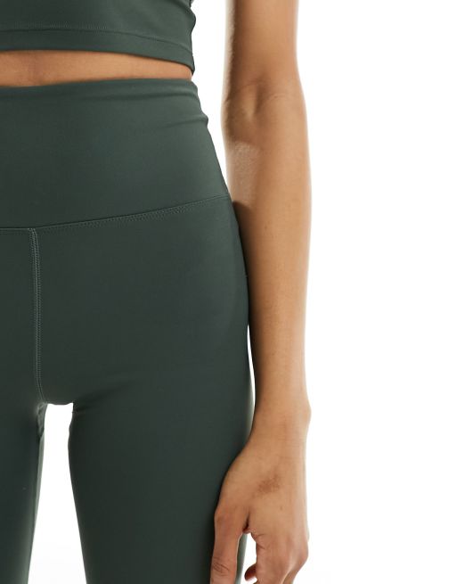 Urban Threads Tall - Boterzachte legging in donkergroen, 4 van 5