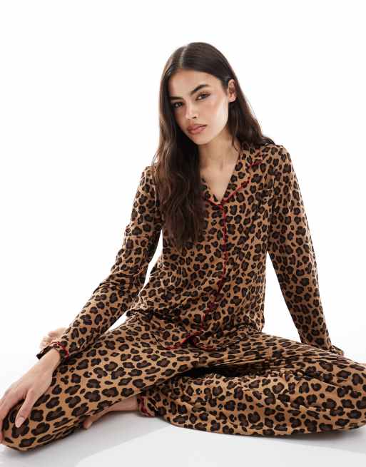 Urban Threads Tall – Pyjama mit Leopardenmuster, aus langärmligem Hemd mit Reverskragen und Hose, 2 von 4