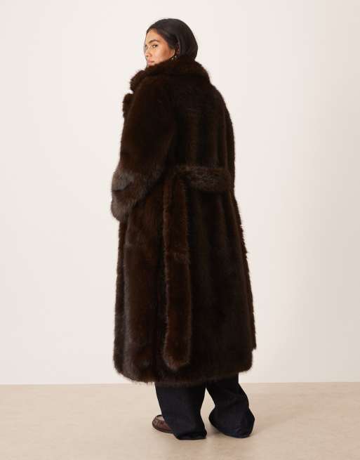Urbancode belted monster faux-fur coat in brown, 4 of 4