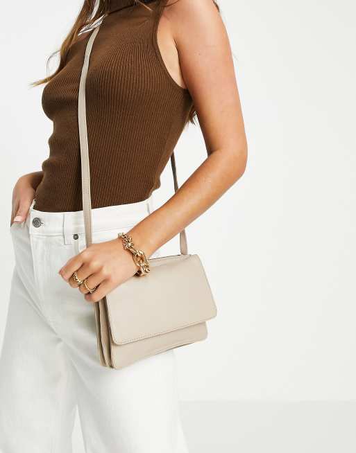 Urbancode - Borsa a tracolla in pelle color sabbia con patta