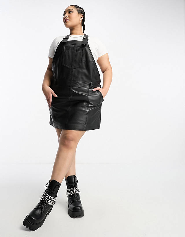 Urbancode Curve - real leather pinafore in black