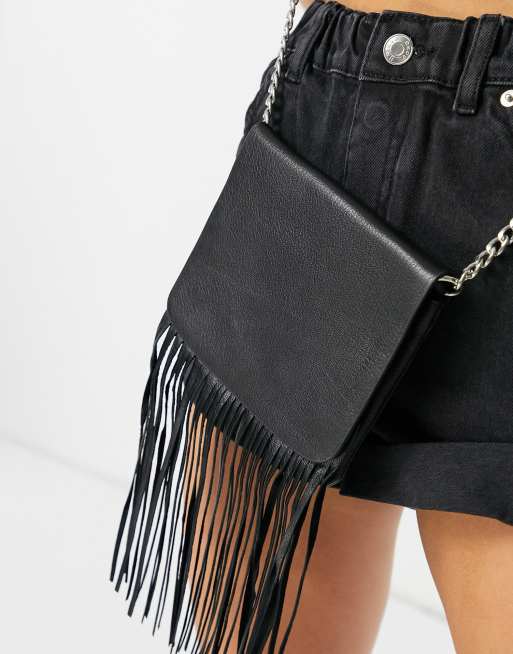 Urbancode – Czarna torebka crossbody z odpinanymi frędzlami, 3 z 4
