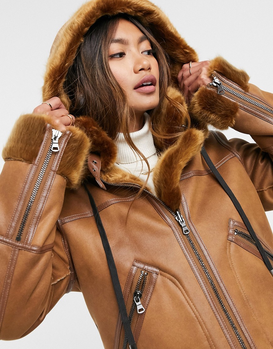 Urbancode - Ede - Imiteret pels og ruskinds frakke i brun-Tan