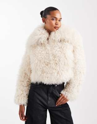 Urbancode Shearling Cropped Chubby Jacket In White