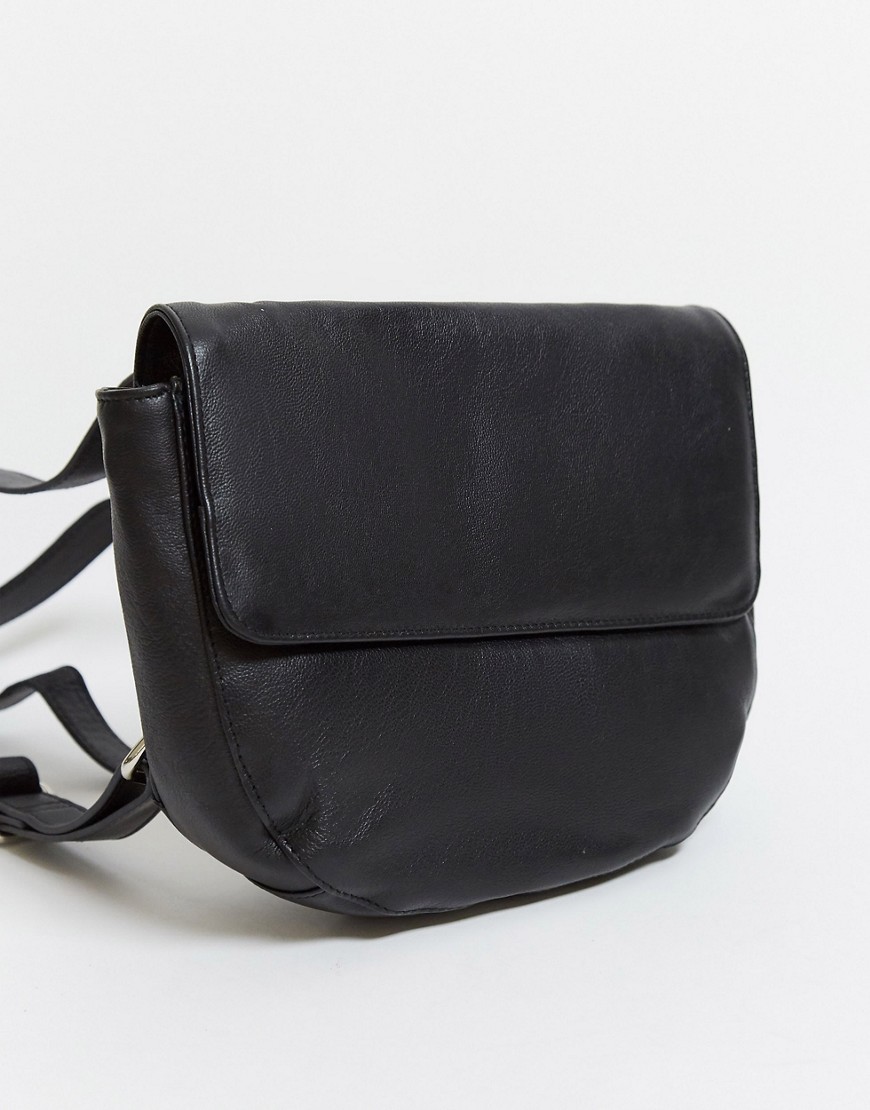 Urbancode – Svart ryggsäck och crossbody-väska i ett i läder