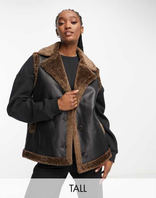 Urbancode Tall - Gilet in montone sintetico marrone