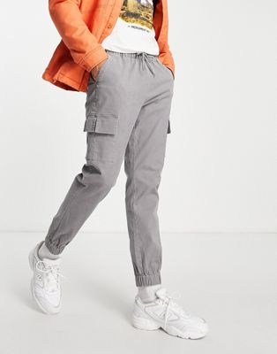 фото Узкие легкие брюки серого выбеленного цвета с карманами карго asos design-серый
