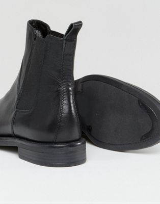 vagabond amina patent leather brogue chelsea boot