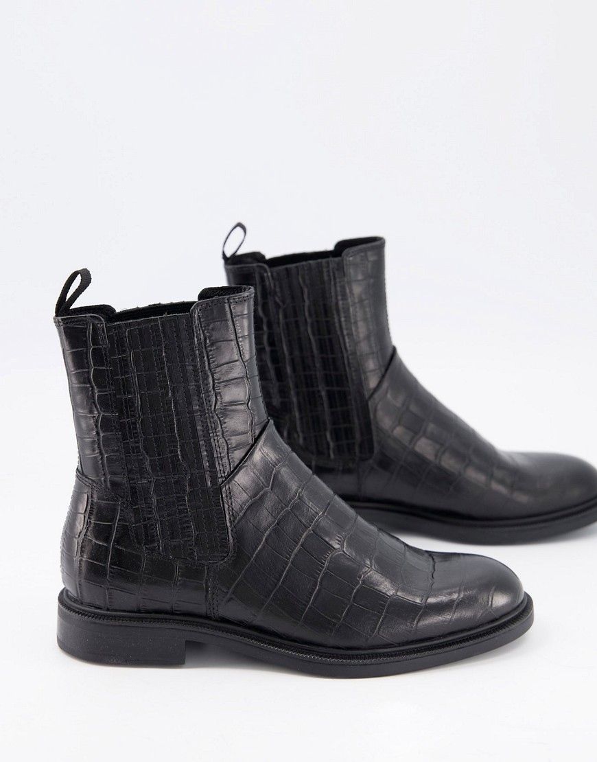 Vagabond Amina Chelsea boots in black croc leather
