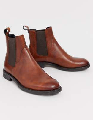 amina chelsea boot